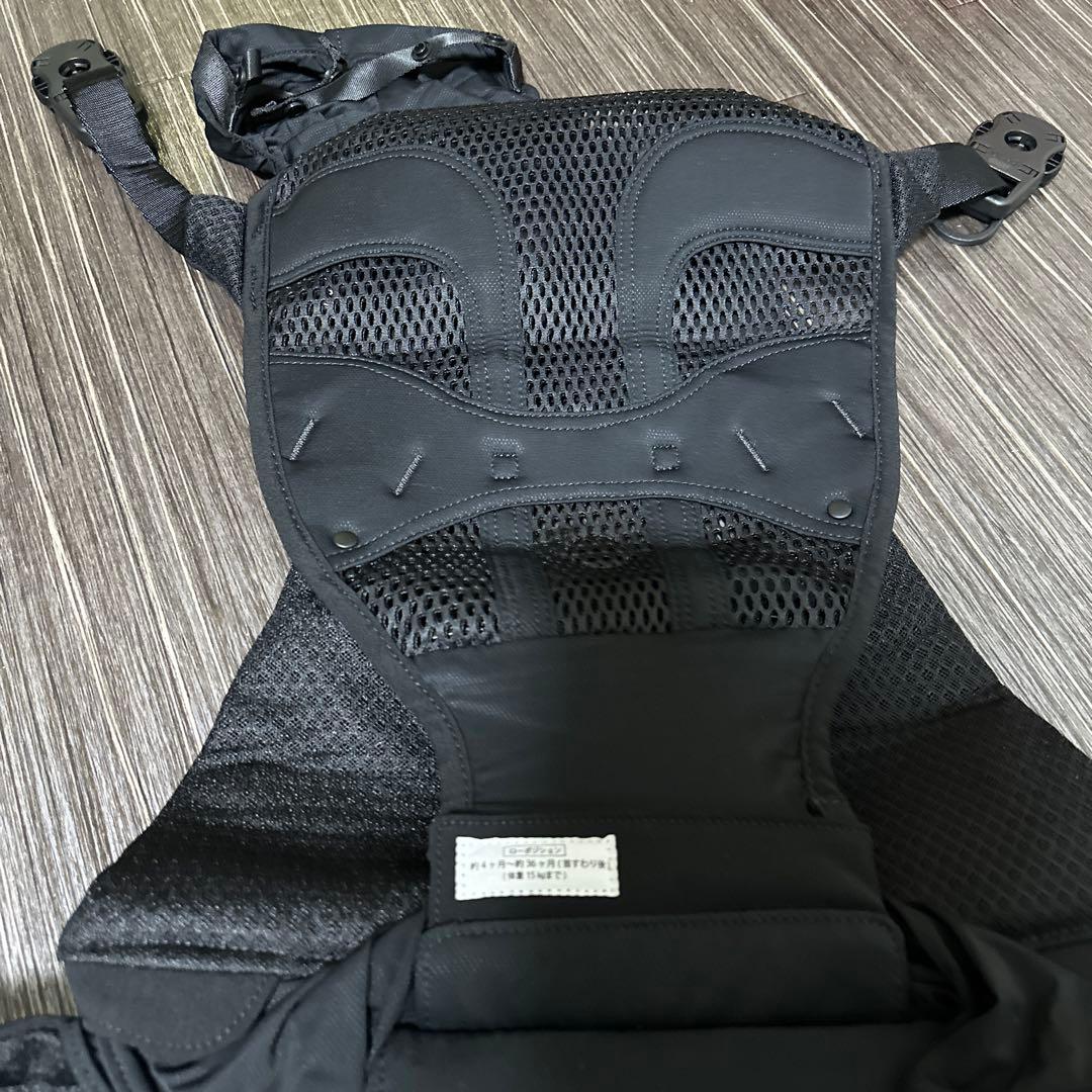 【Airbuggy】美品　ジェットブラック 抱っこ紐 メッシュ素材 説明書付き