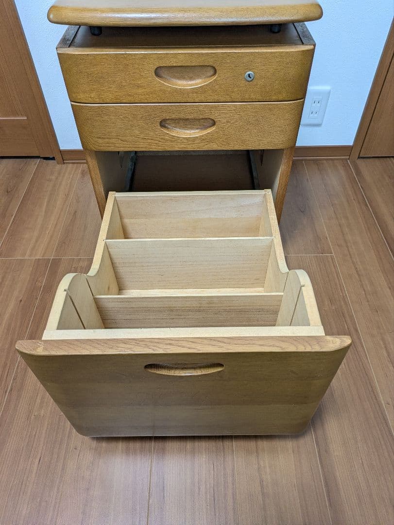 カリモク デスクワゴン 昇降式 バタフライ拡張天板