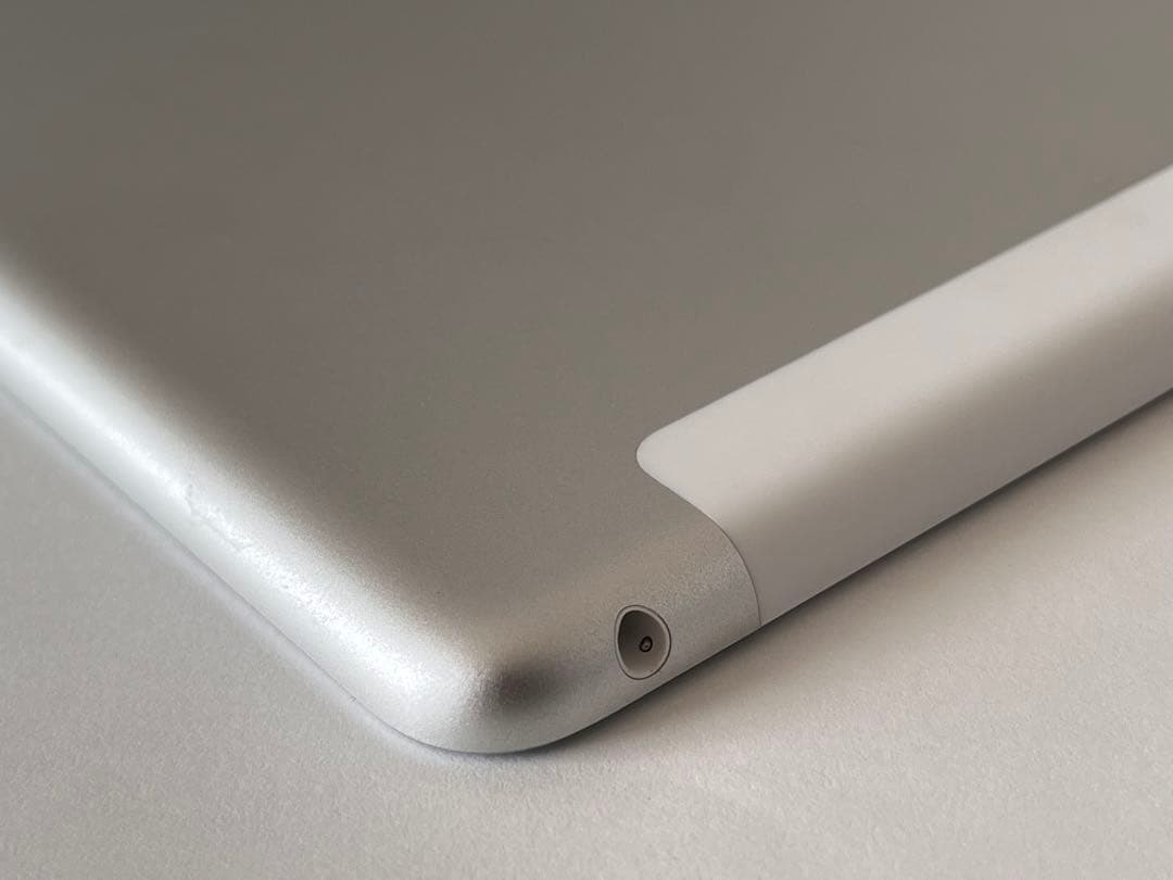 極美品 Apple iPad 6世代 32GB Wi-Fi シルバー