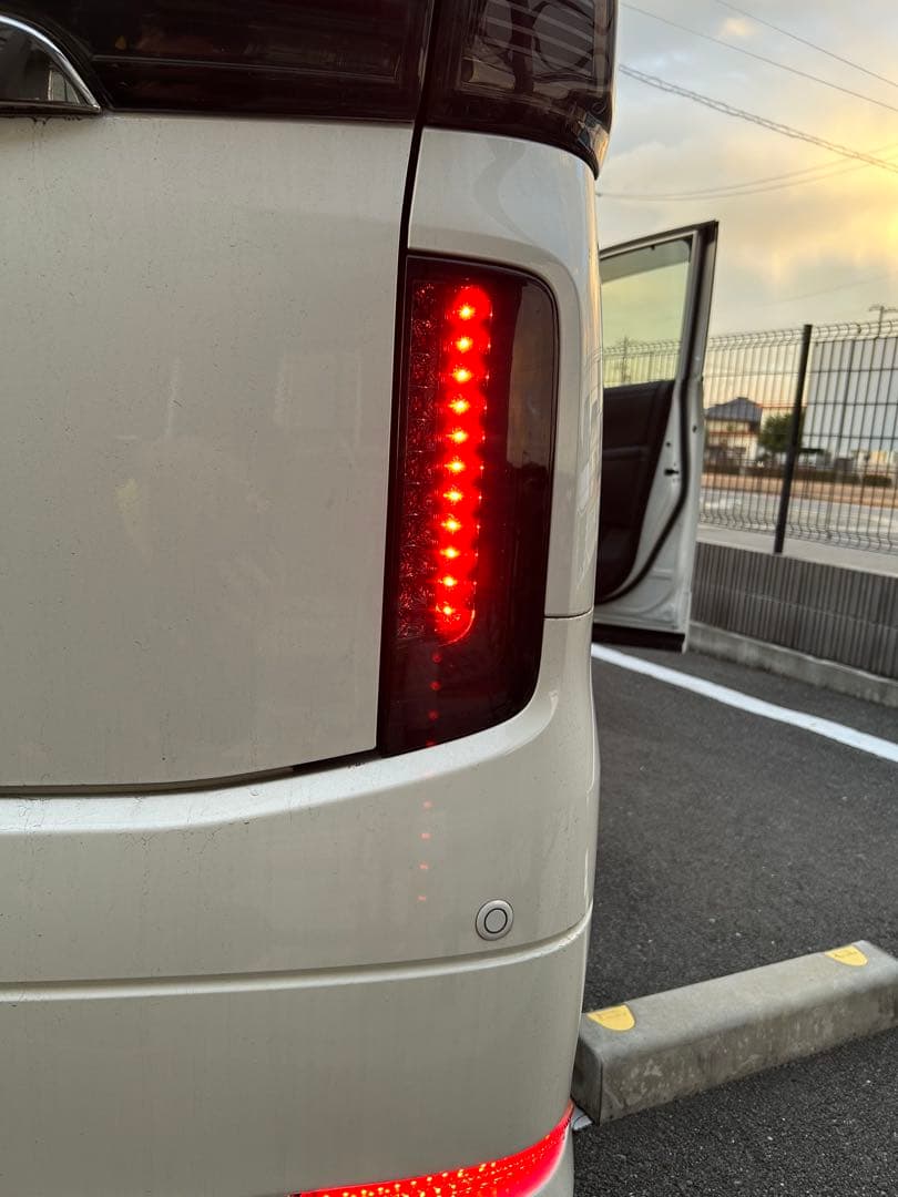 エルグランド E52系 Valenti ジュエルLEDテールランプTRAD ロア