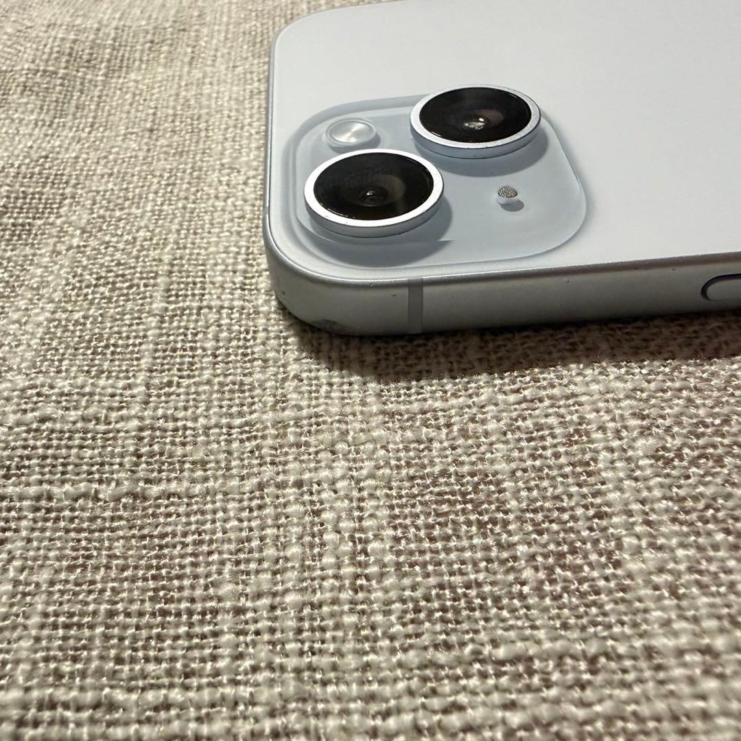 iPhone15 ブルー