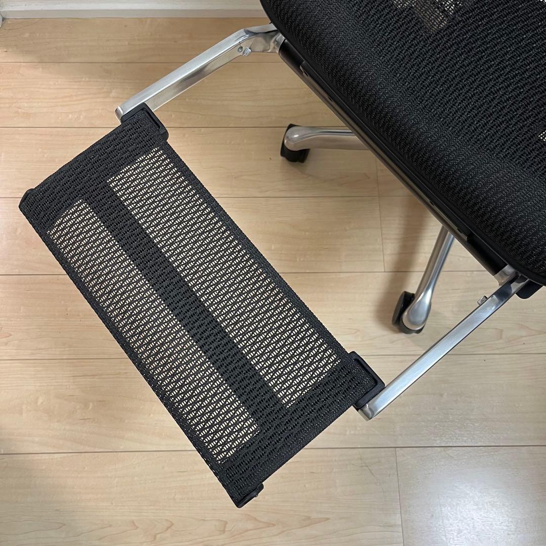 エルゴヒューマン プロ オットマン内蔵型 ヘッドレスト有り　ブラック