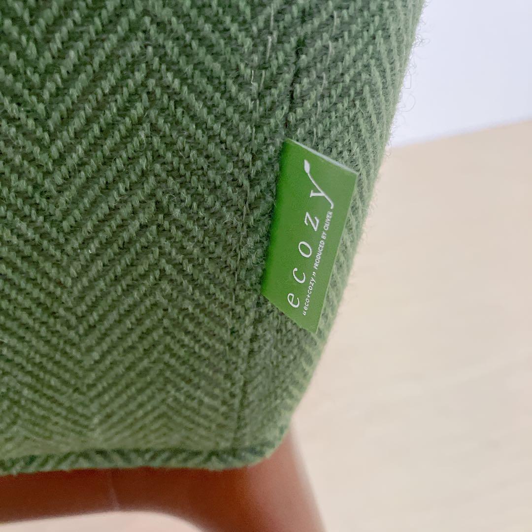 Oliver オリバー　肘掛けつき　ダイニングチェア　　　カラーグリーン　椅子