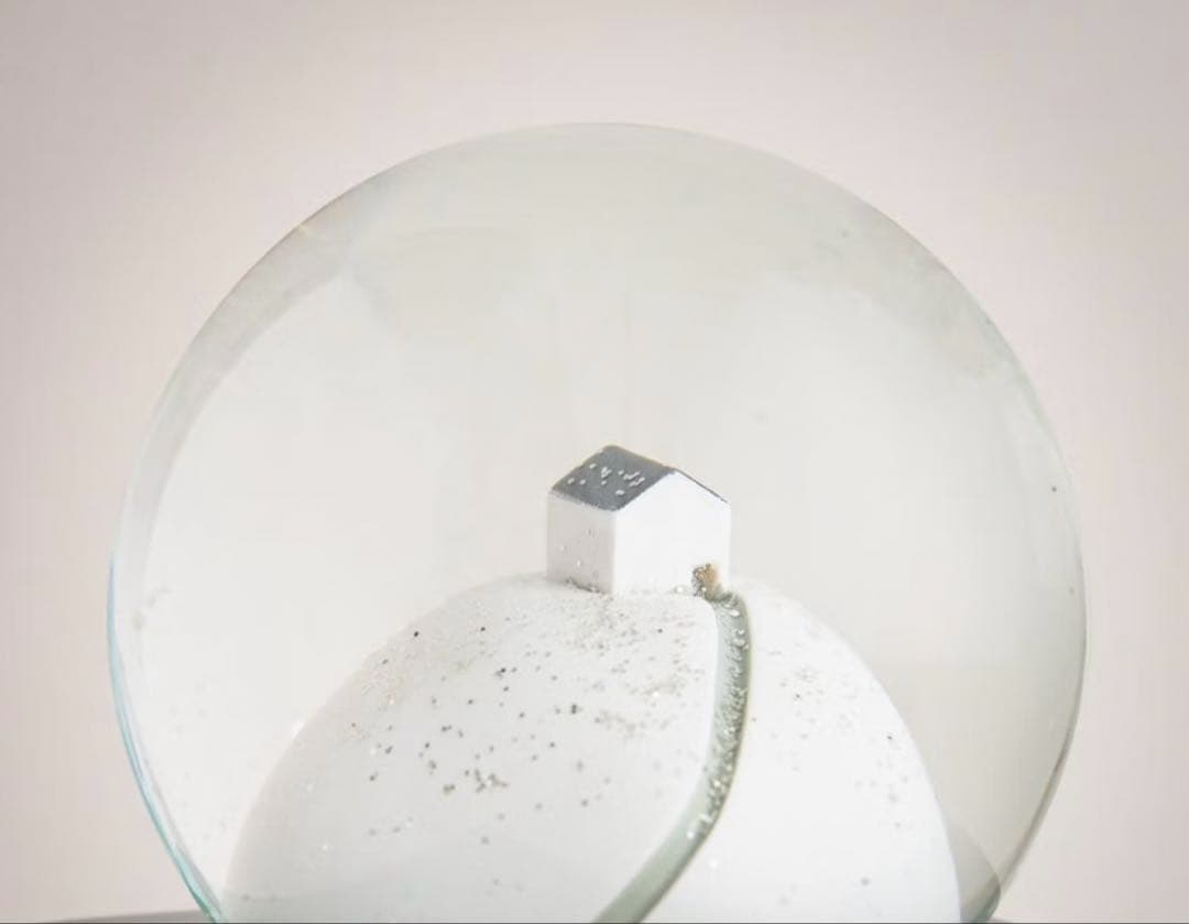 北欧暮らしの道具店　スノードーム 2022 「丘の上の家から」