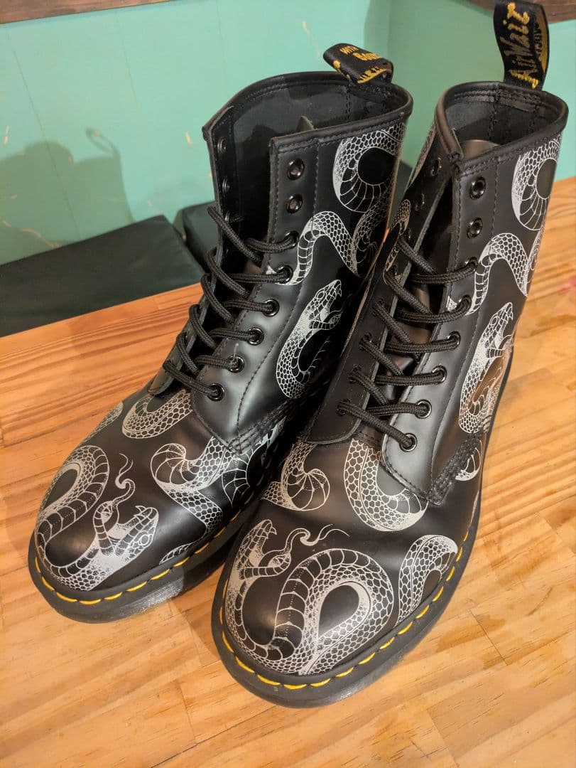 靴 Dr.Martens 1460 WILD SERPENT SMOOTH UK9