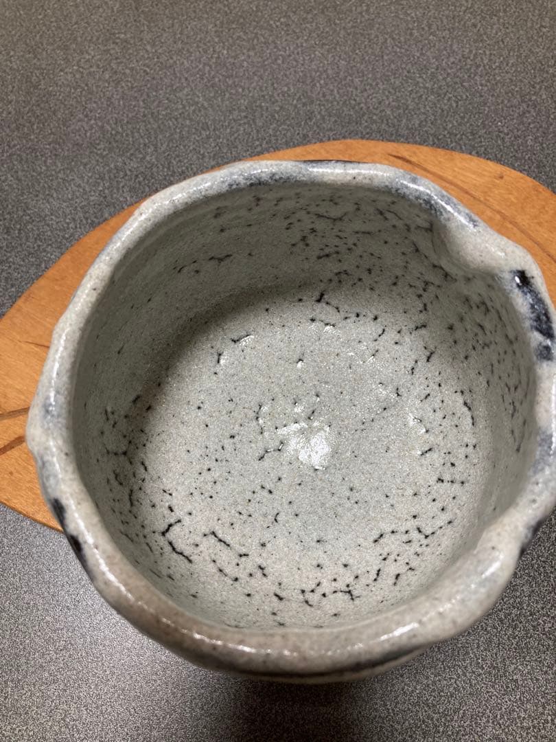 鉄耀白砂秞茶碗　清水卯一作人間国宝お値下げ希望がありましたらお知らせ下さい。