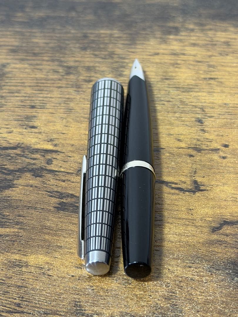 新品未使用　1976年製　蝕刻　エリート　18金　万年筆　パイロット　細字