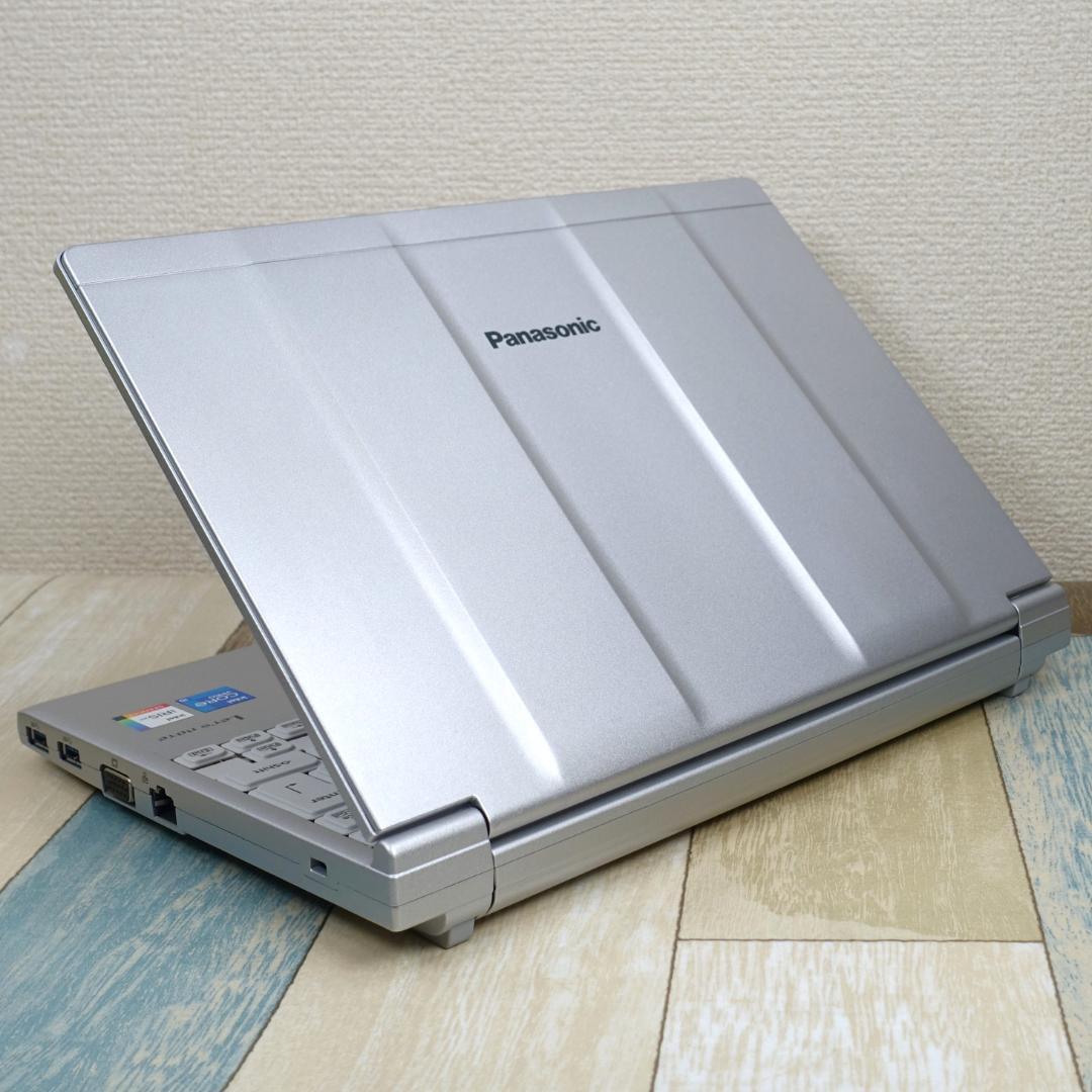 累積使用時間僅少で極美品の軽量モバイル✨１１世代コアｉ５に超高速新品ＳＳＤ１ＴＢ