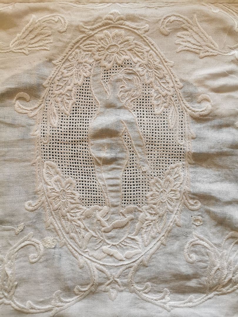 アンティークイタリア ブラットレース 花園の天使 白糸手刺繍クッションカバー