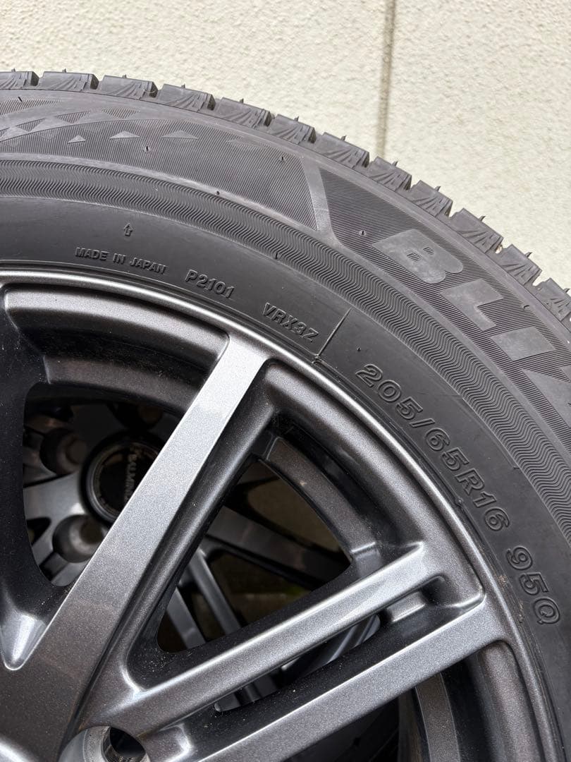 BRIDGESTONE BLIZZAK VRX3 205/65R16（新品未使用