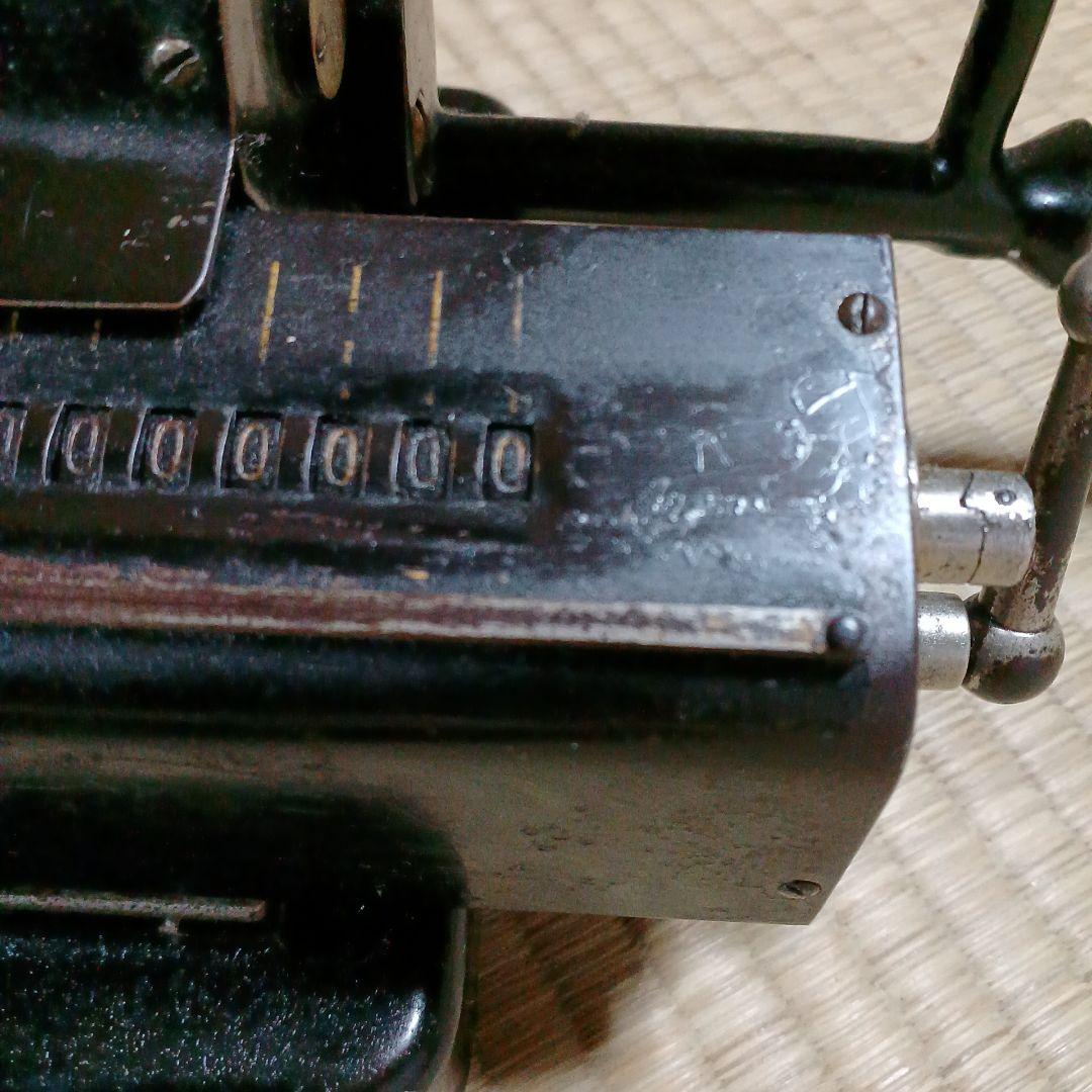 アンティーク　レトロ手回し計算機