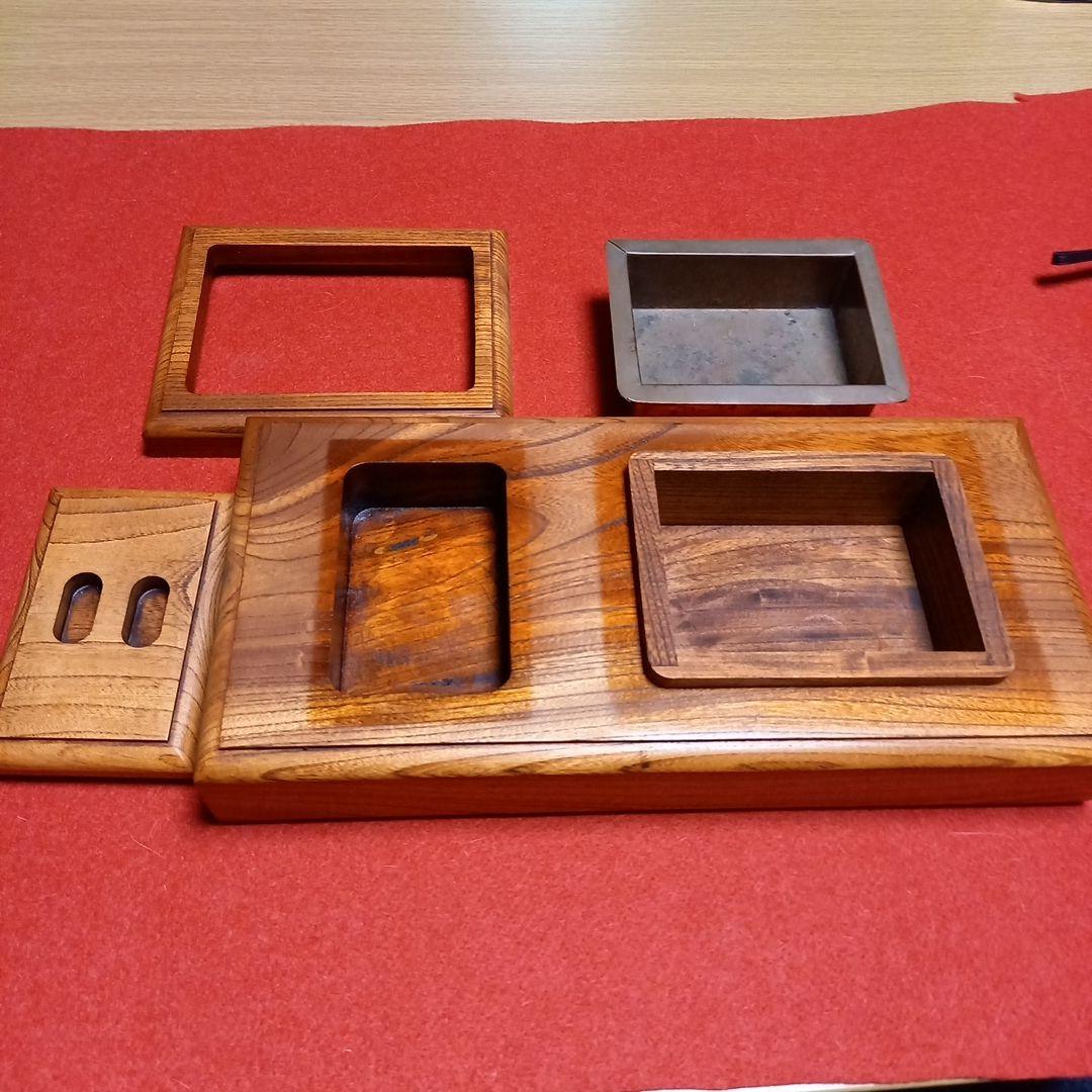 けや木の一枚もの煙草入れのついた灰皿