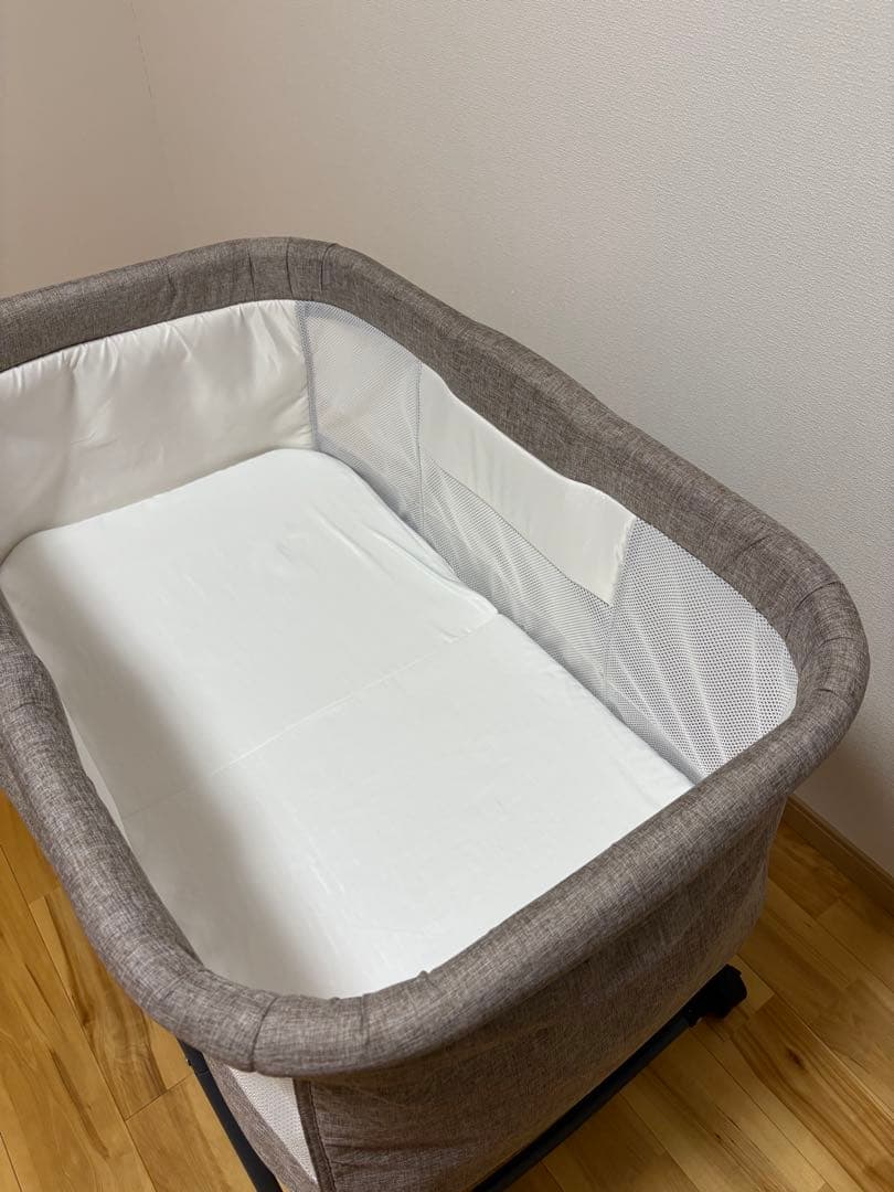 移動可能　ベビーベッド