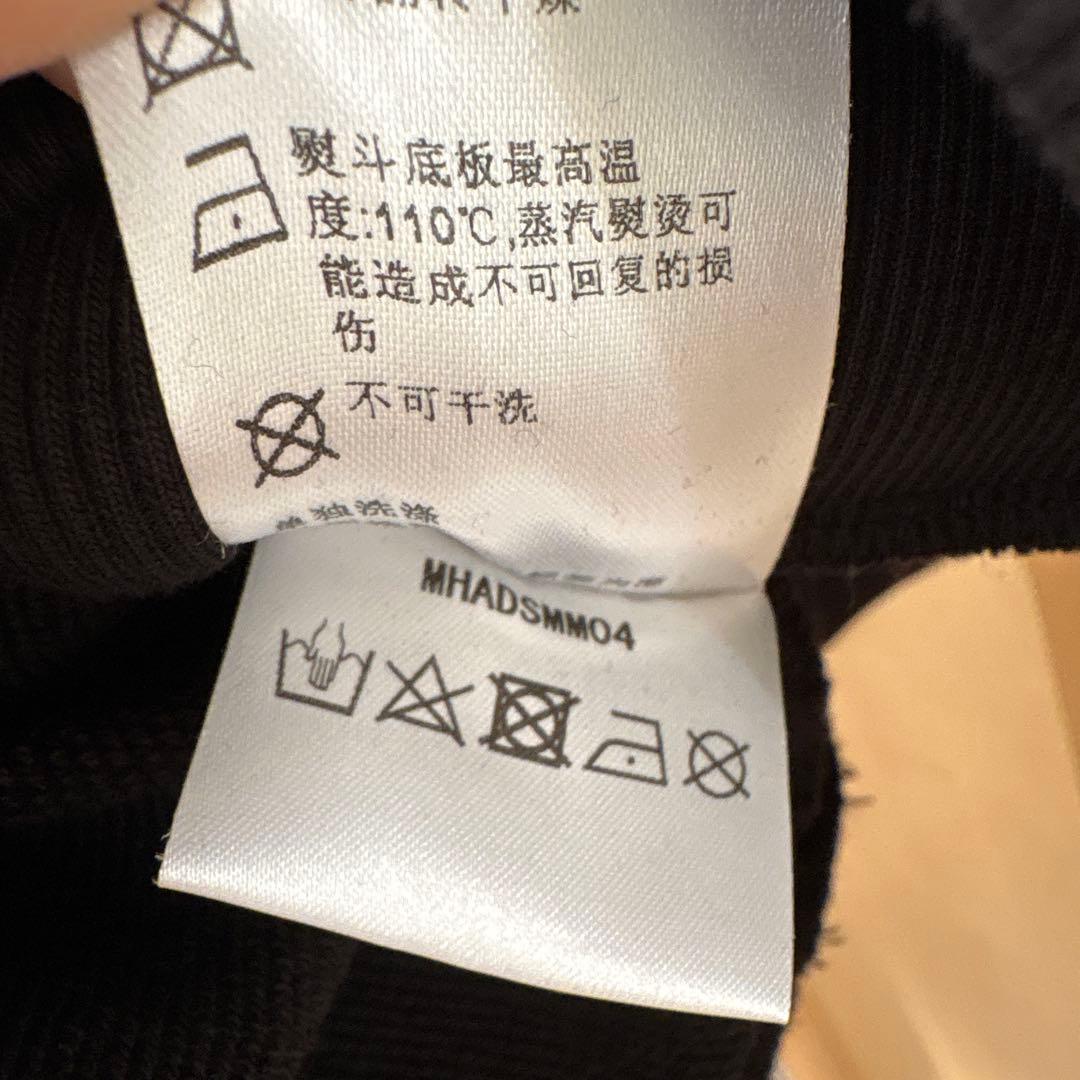 【美品】MCM ルーニー・テューンズ　トゥイーティー　コラボ スウェットシャツ黒