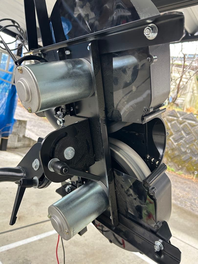 ピッチングマシン　2ホイール式　軟式J・M球用