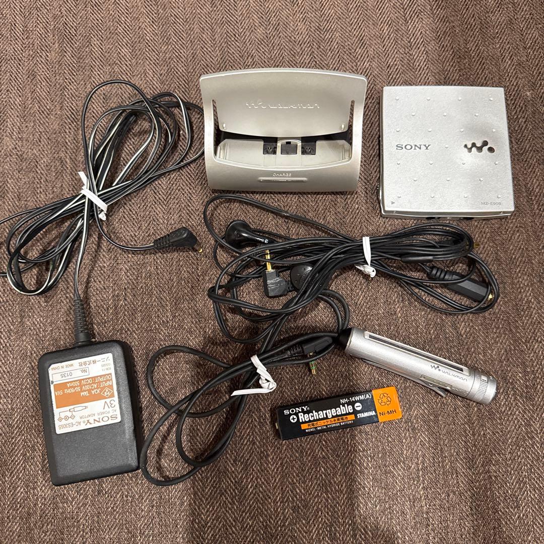 SONY ポータブルミニディスクプレーヤー MZ-E909　動作品