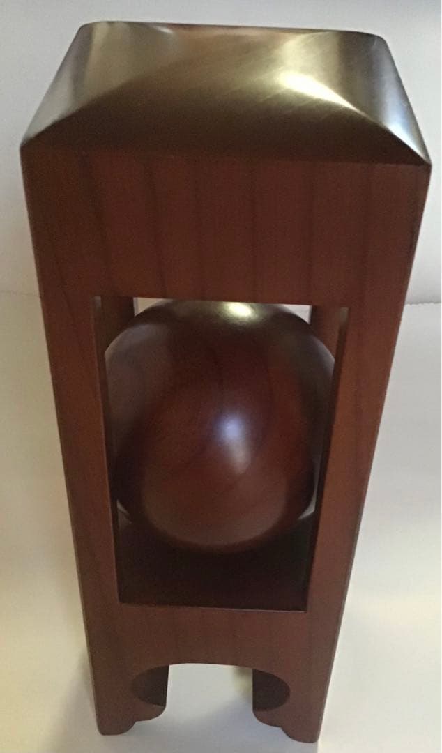 〈希少品・珍品〉欅彫抜飾玉　長者宝玉　指物師 森 次郎作（桐箱入り）