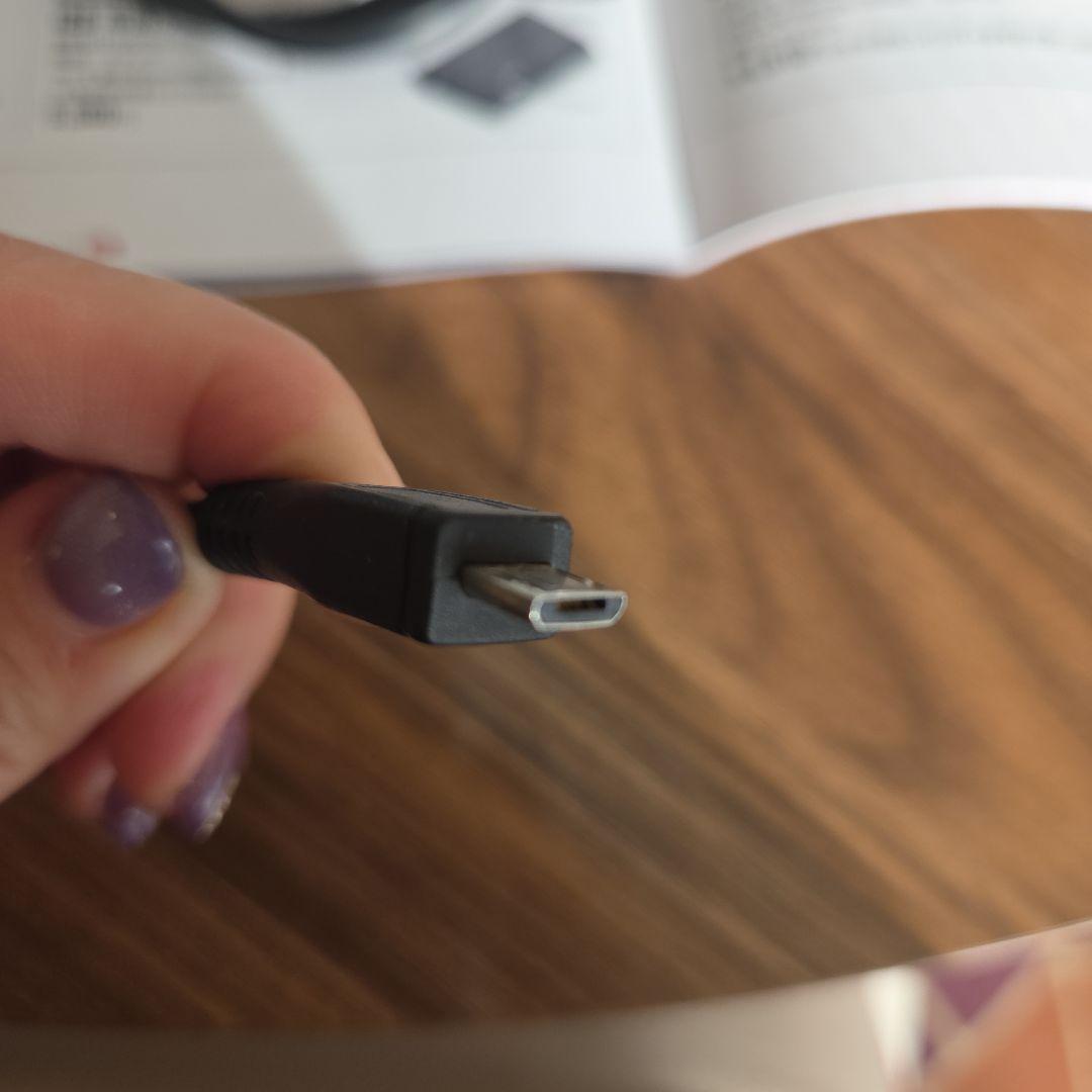 Nikon COOLPIX A900 本体と付属品