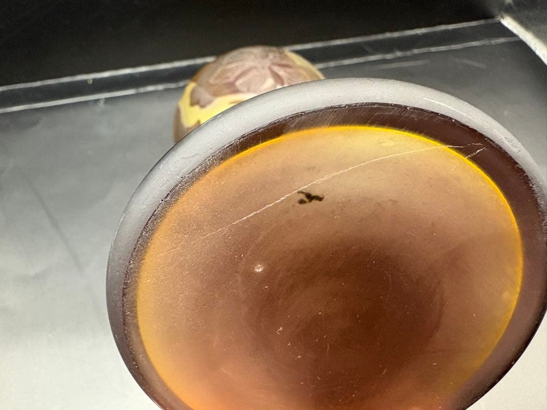 エミールガレ タイプ花と葉のモチーフ ガラス花瓶、本2点