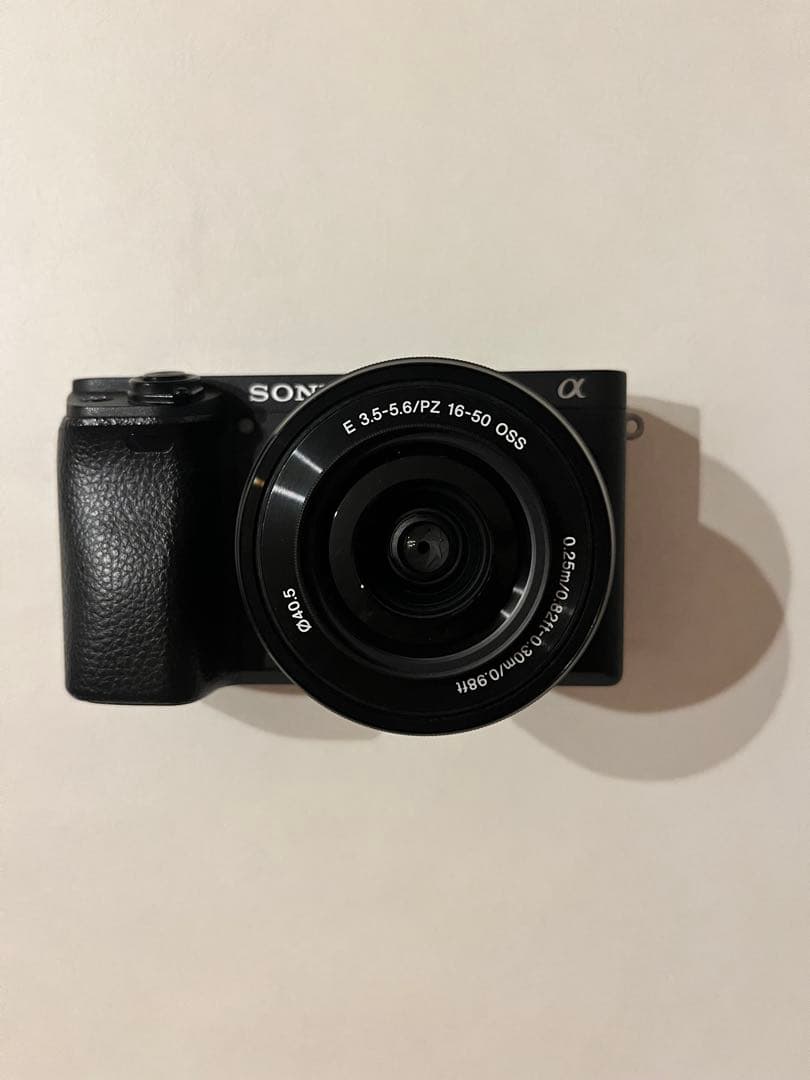Sony α6400 ミラーレスカメラ 本体と付属品