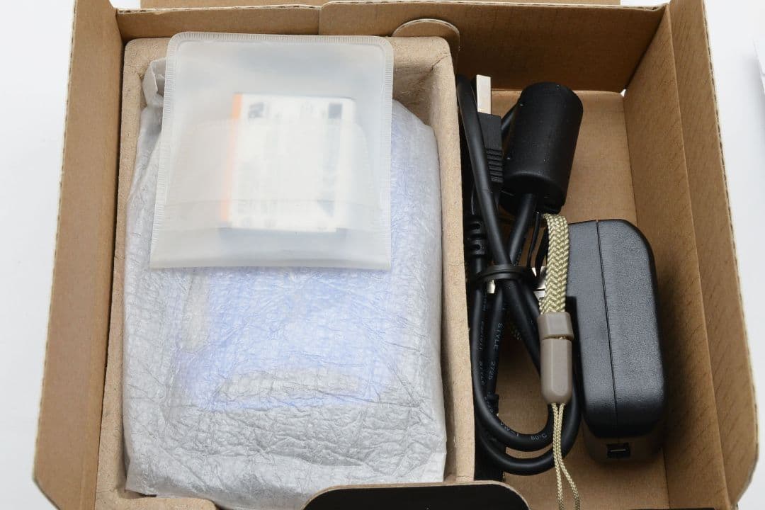 【ほぼ新品】FUJIFILM FINEPIX XP80 ブルー　動作確認済