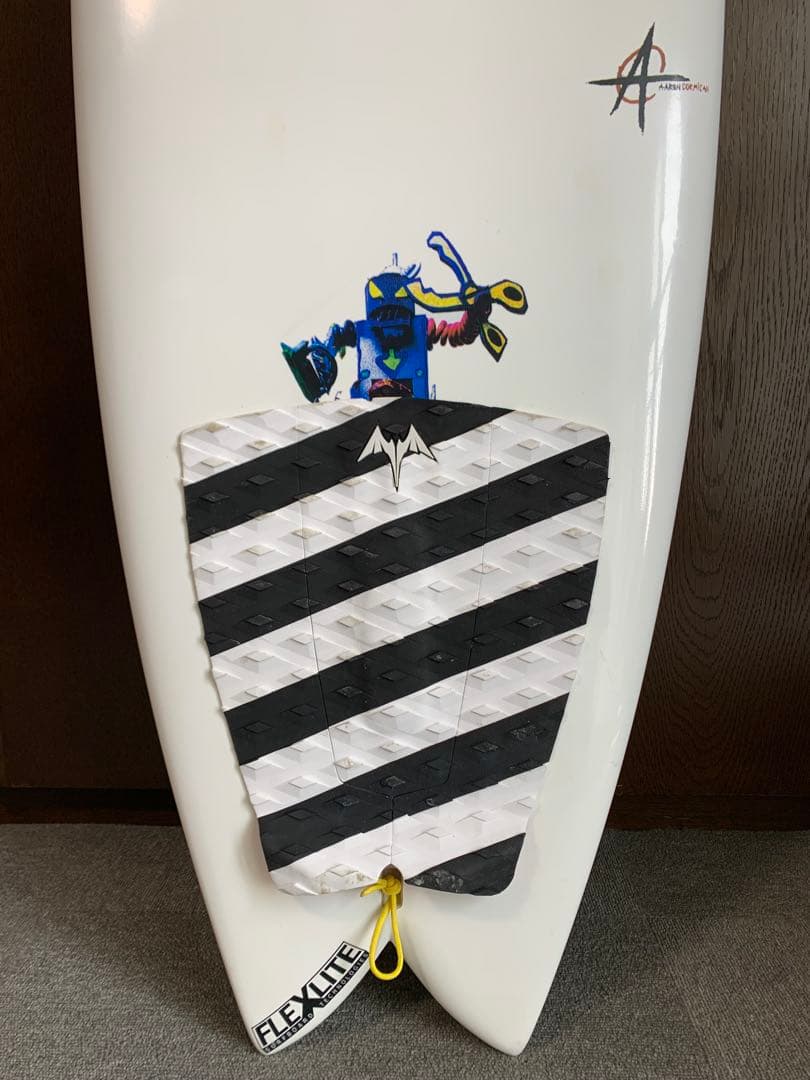 プレセボサーフボードPLACEBO MAN クアッド【※送料込 フィン付】