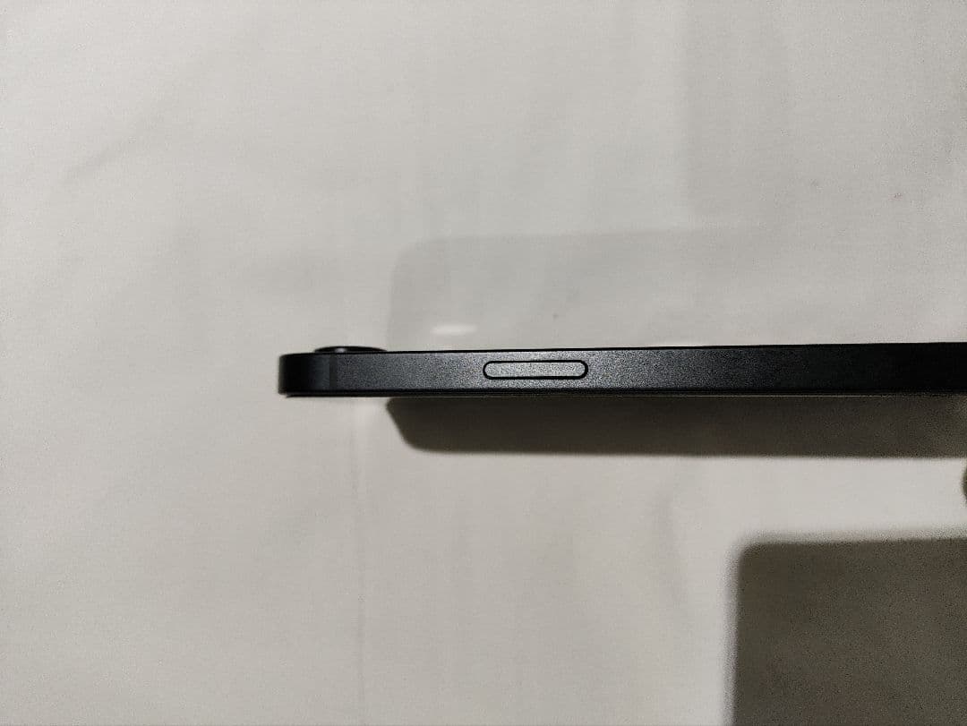 iPhone16e 128GB ブラック 海外版　SIMフリー