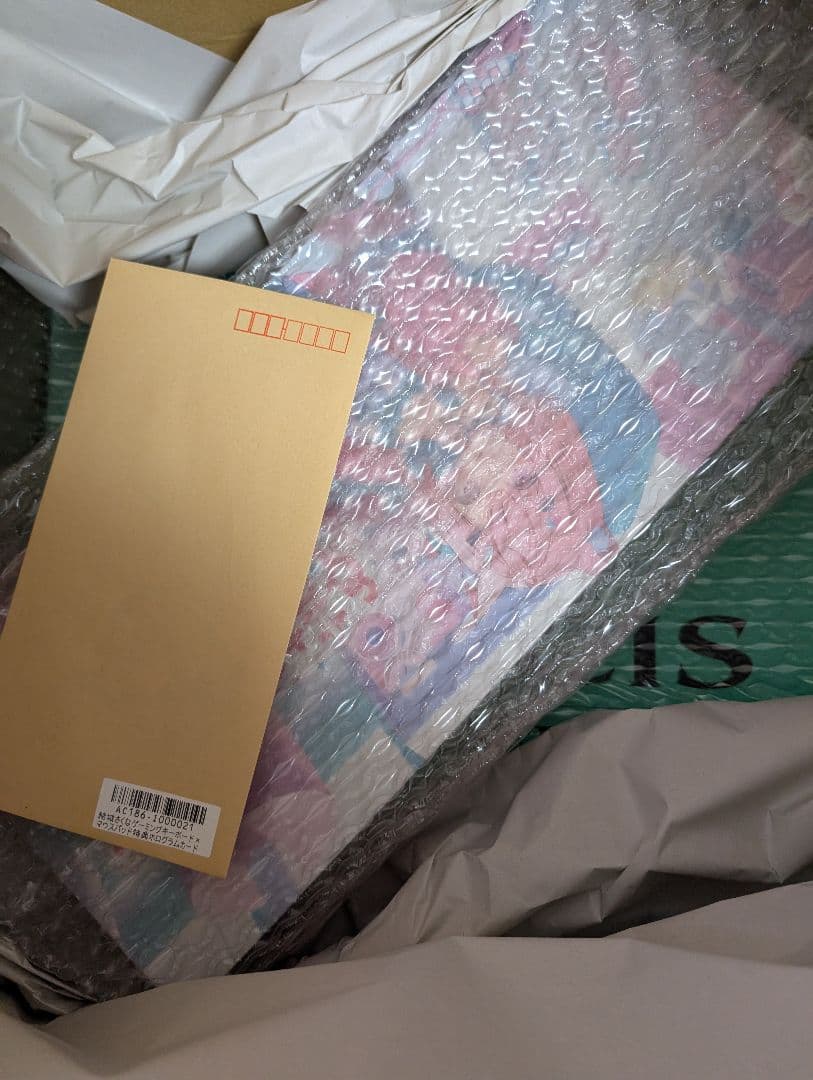 結城さくな×AMICISゲーミングキーボード、マウスパッド、特典カードセット