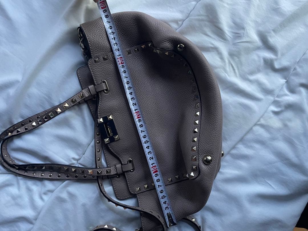 バレンティノ　スタッズバッグ
