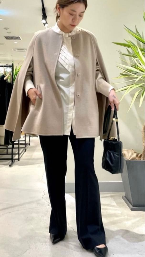 新品タグ付　LE PHIL ルフィル　ライトリバーケープ　定価¥69300