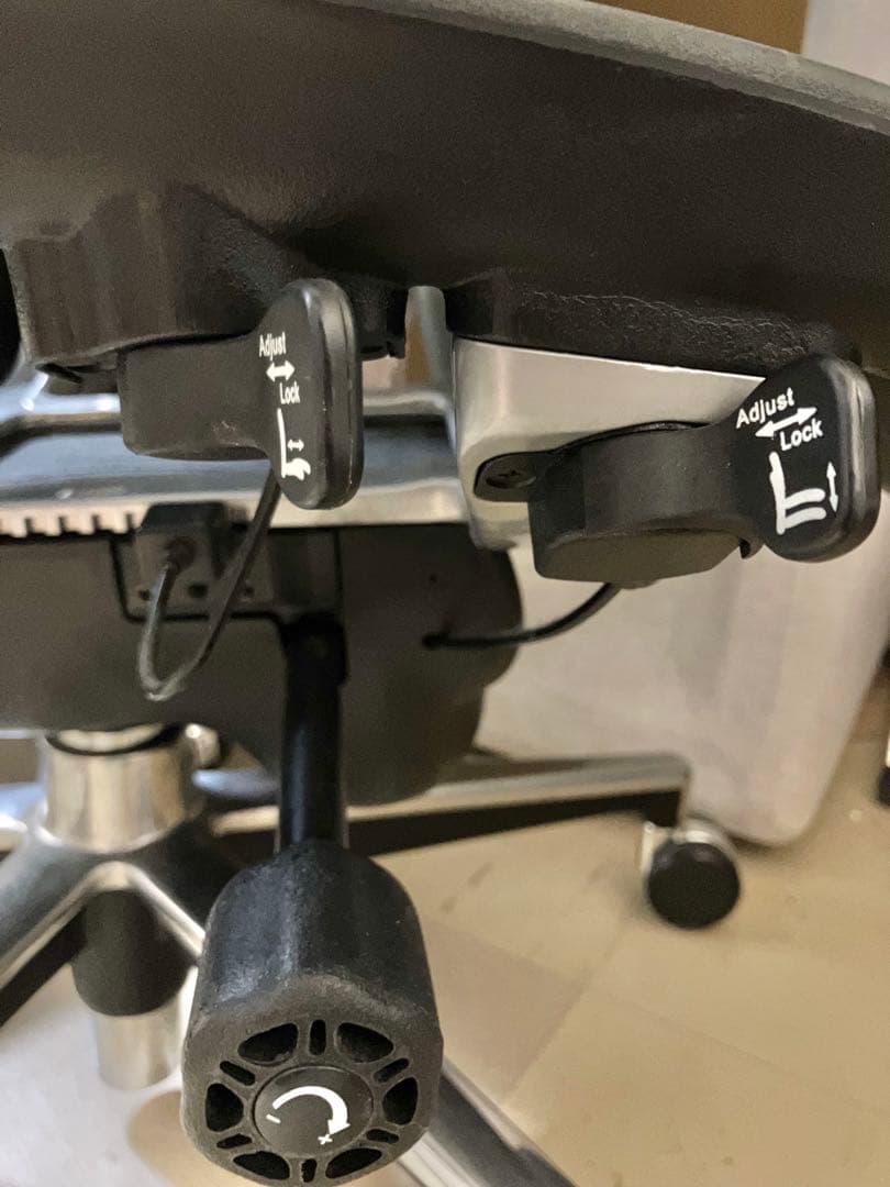 エンジョイ Ergohumanエルゴヒューマン 肘付きオフィスチェア