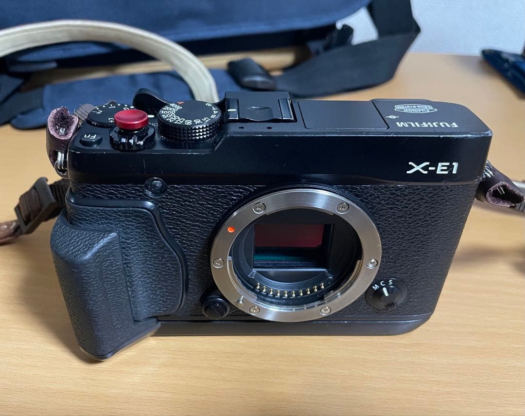 富士フィルム　Fujifilm X-E1(ミラーレスカメラ)＋レンズ2種＋他