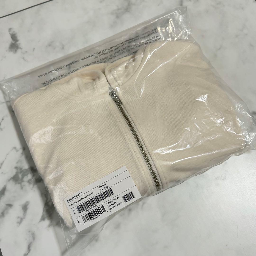 【新品タグ付き】 Alo yoga アロー ジップアップ フーディ XS