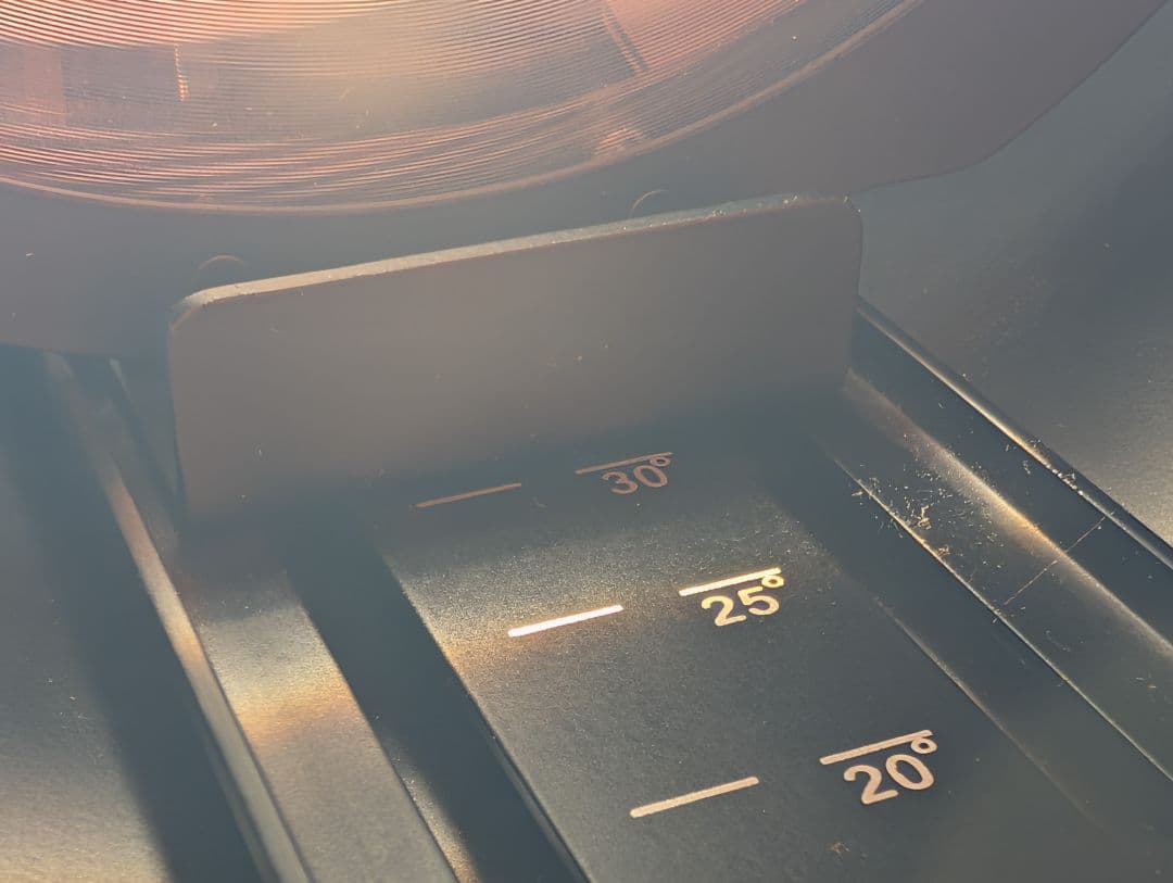 ①American DJ PAR Z100 3K スポットライト