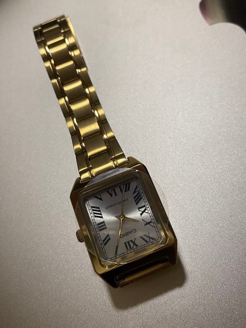 週末特価♪ 新品　CASIO ゴールド　LTP-V007G-9B