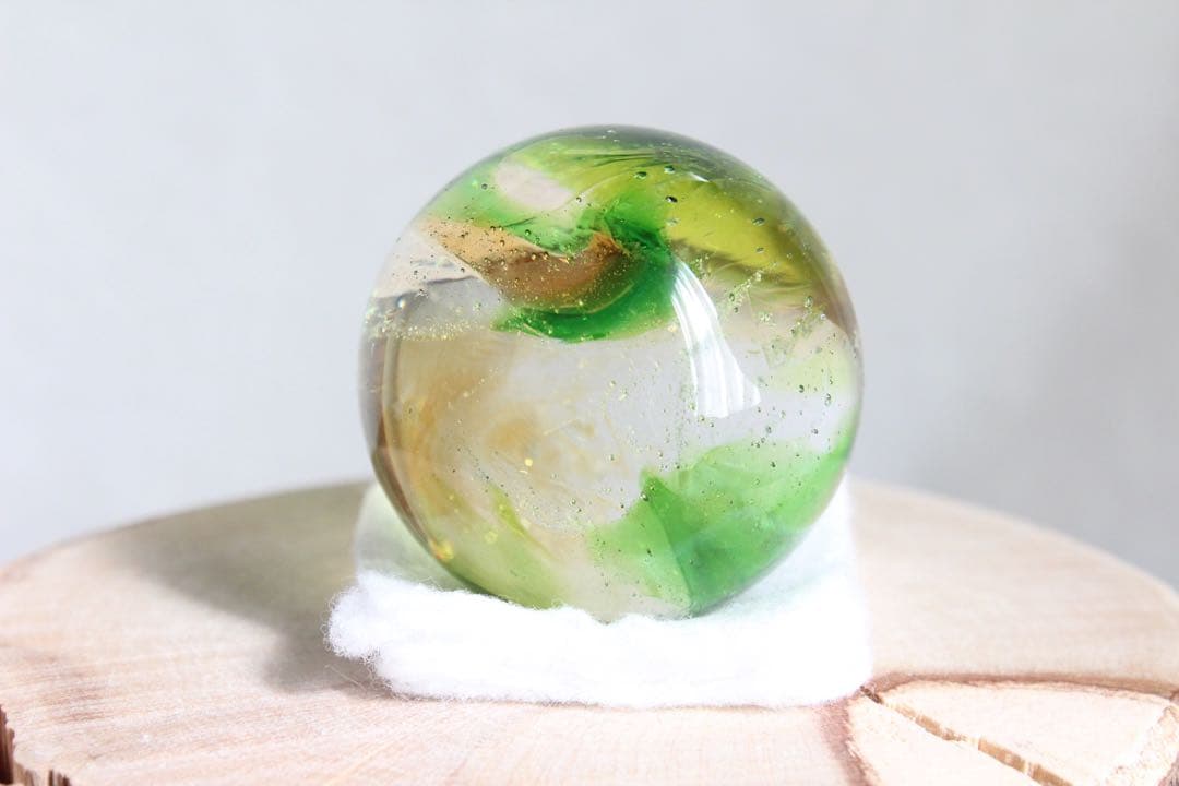 シエラネバダ産アンダラクリスタル　スフィア　マルチカラー（グリーン&イエロー）