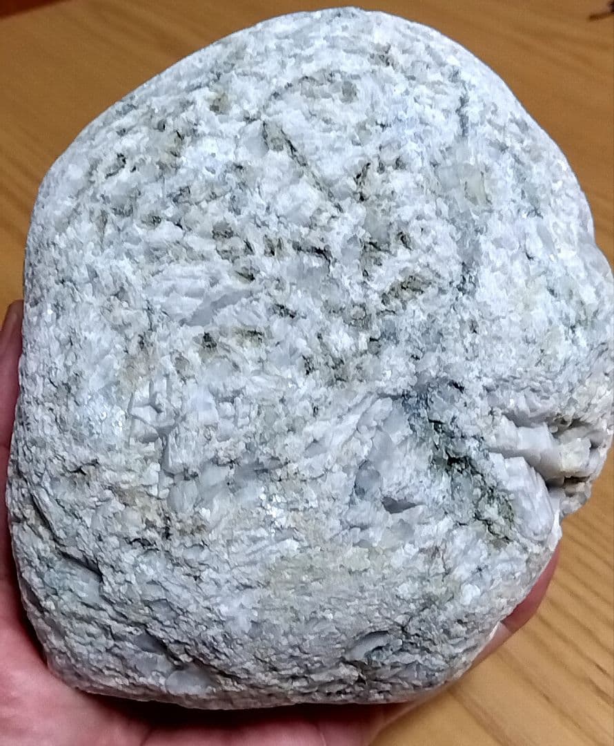 ★翡翠原石★糸魚川転石硬玉【横川・川ズレ青・化粧磨き2.3kg】