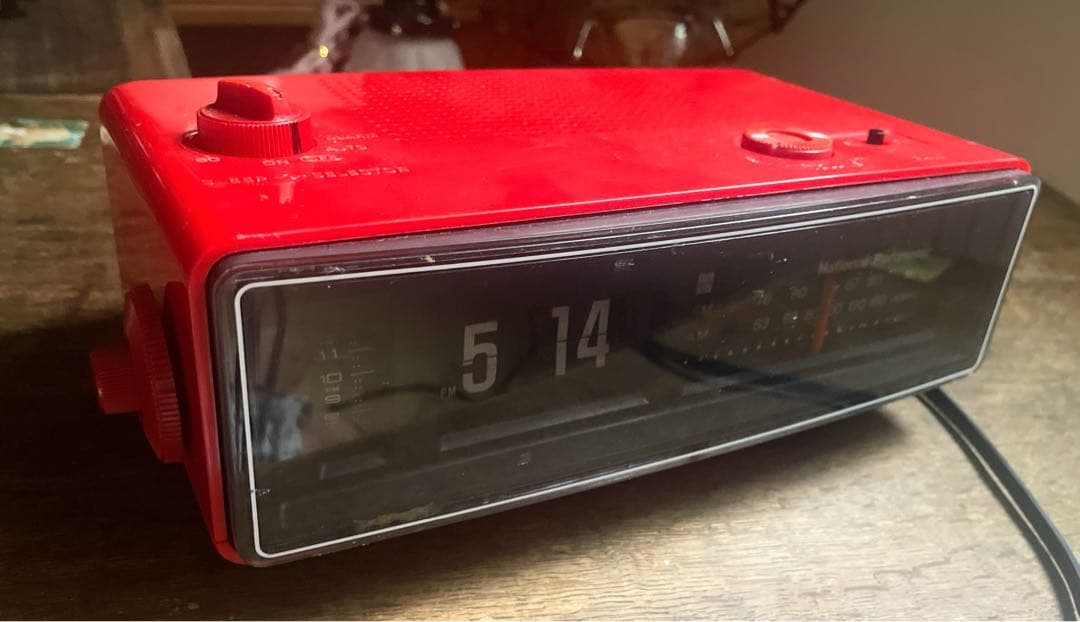 動作確認済　ナショナル　パタパタ時計　赤　レトロ ラジオチューナー　置き時計