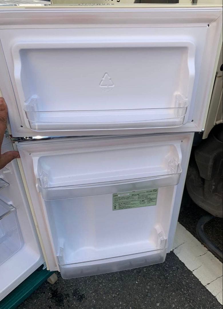 ＊東京都付近取引限定＊美品 アイリスプラザ　小型冷蔵庫 PRR-082D-W