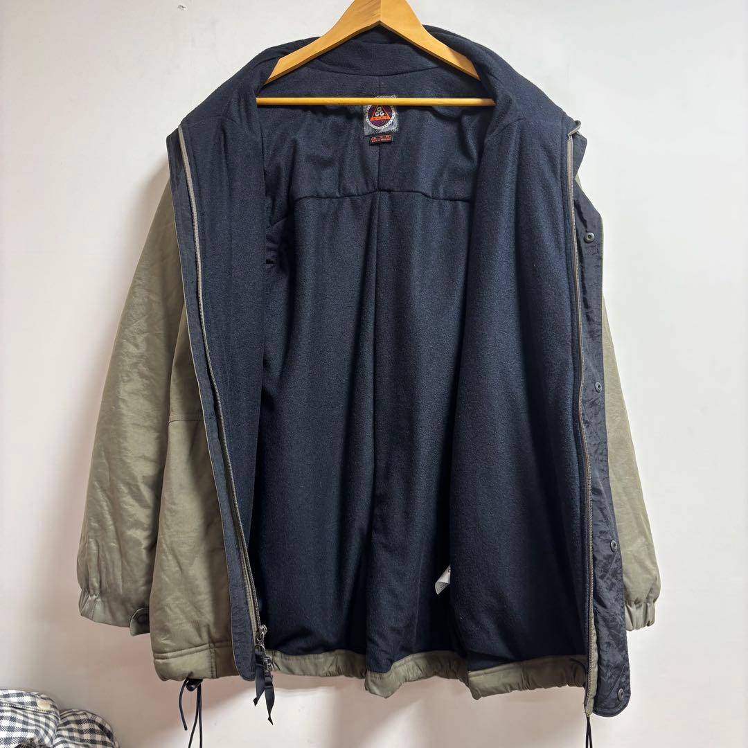 90s NIKE acg ナイロンジャケット オリーブ色 厚手　冬コーデ