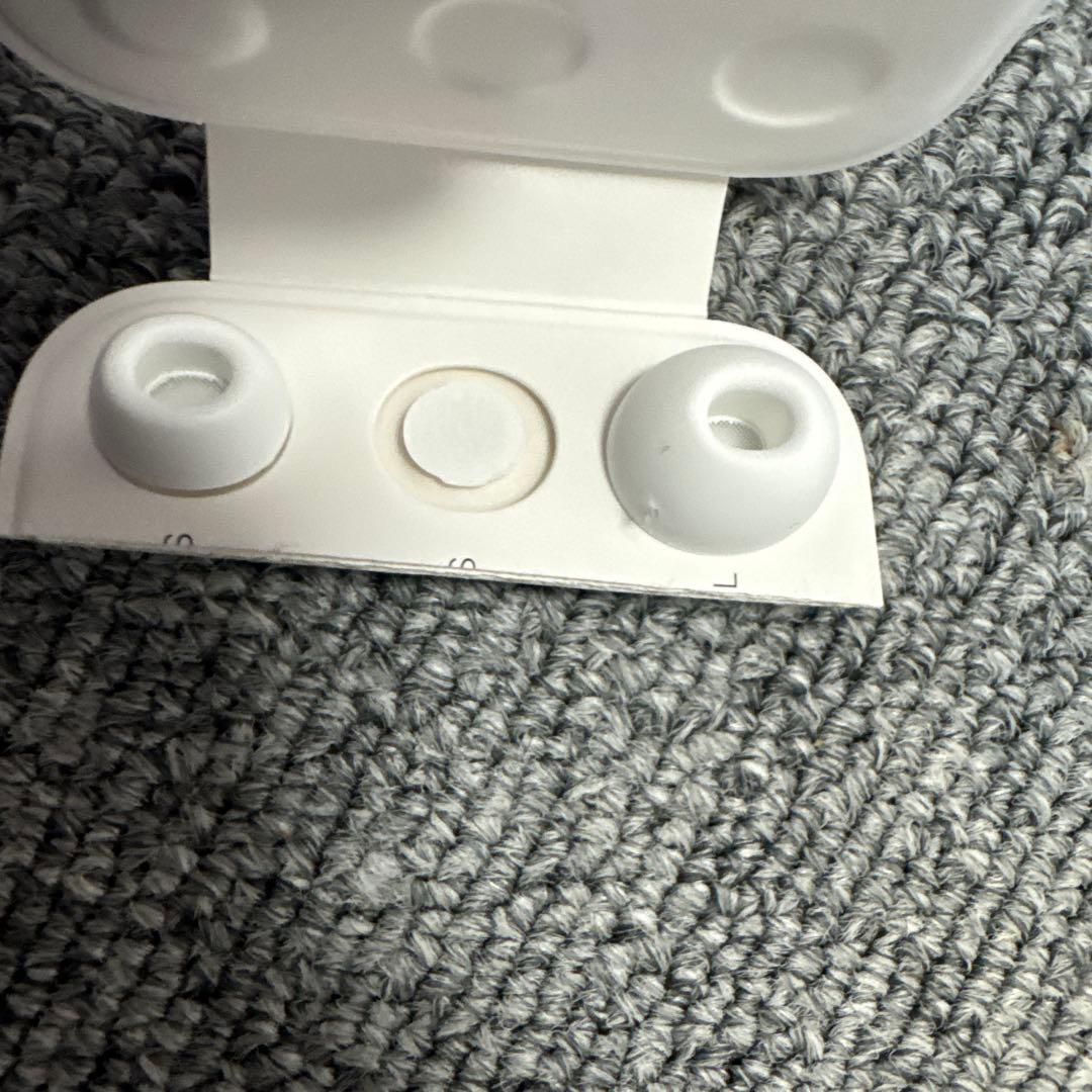 ☆AirPods Pro 第2世代/A3047/イヤホン右耳(R)のみ☆