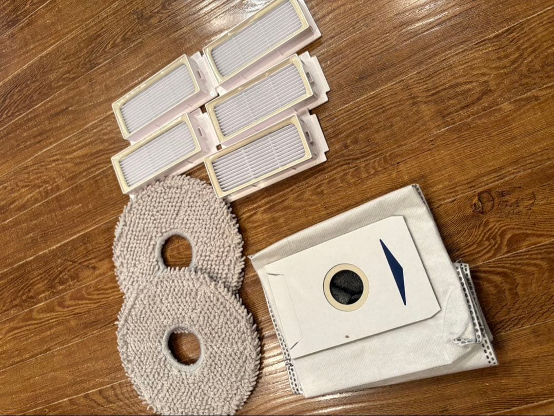 【送料無料】 ロボット掃除機 黒色 付属品多数あり　ブラック　スタイリッシュ