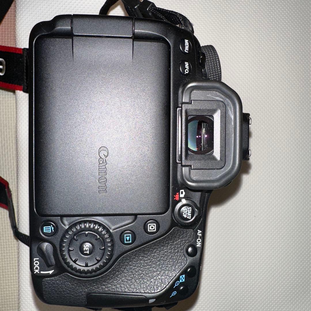 EOS 80D ボディのみ（液晶モニター不具合品）