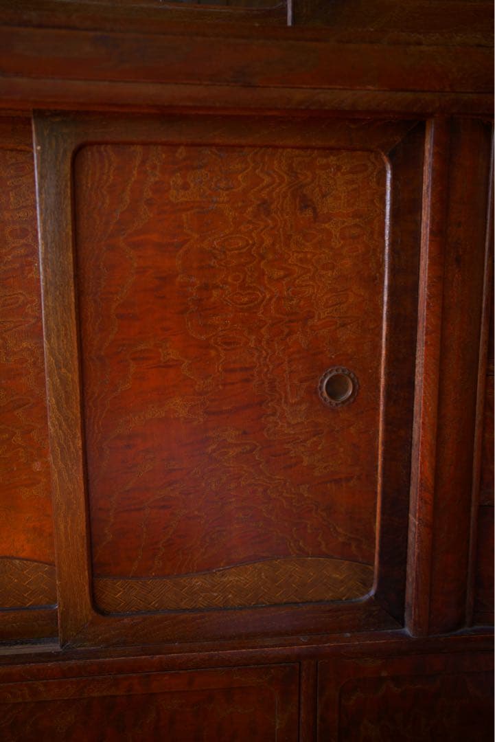 ☆101☆タモ材の玉杢目が美しい茶箪笥