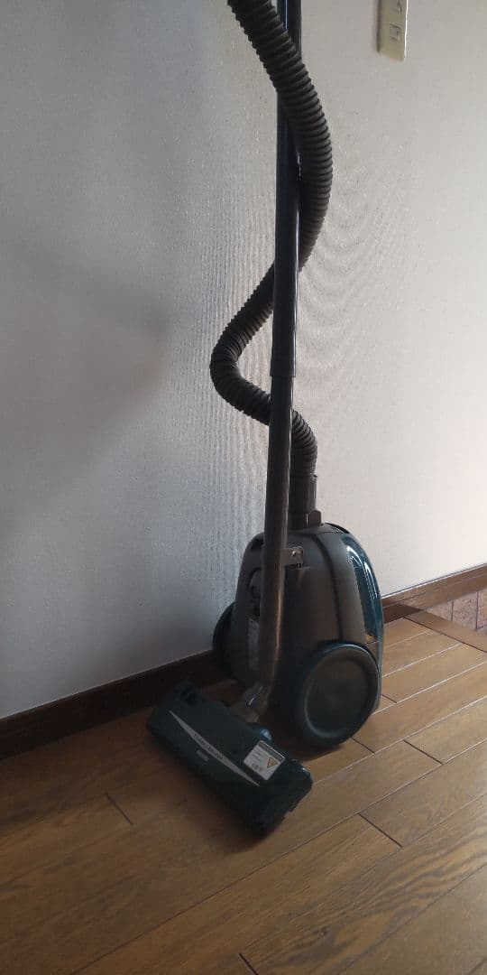 SANYO 紙パック式掃除機　舞姫　SC-T51 グリーン