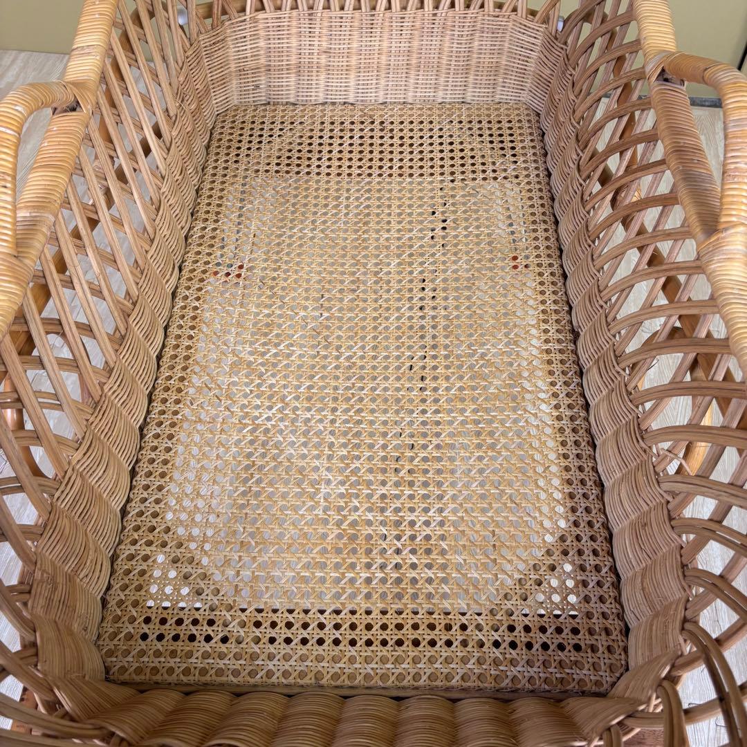 籐のベビーベッド　ゆりかご　キャスタースタンド付　アンティーク