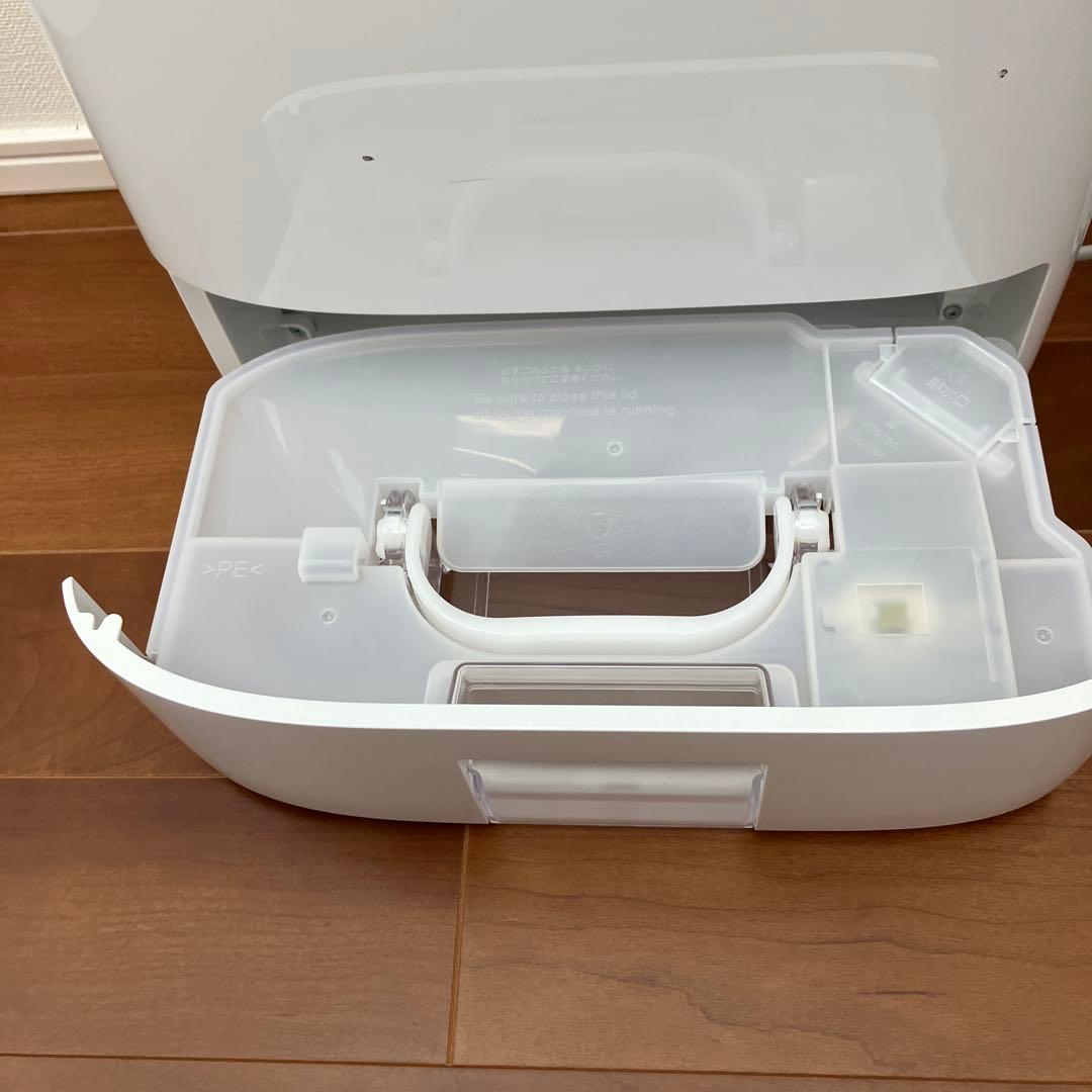 パナソニック 衣類乾燥除湿機 ナノイー搭載 デシカント方式 F-YZRX60