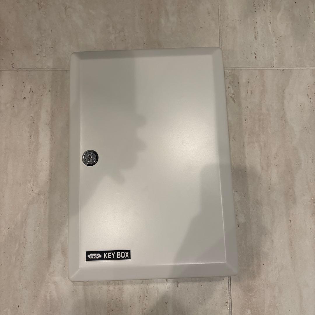 未使用　キーボックス 60個吊　壁掛け