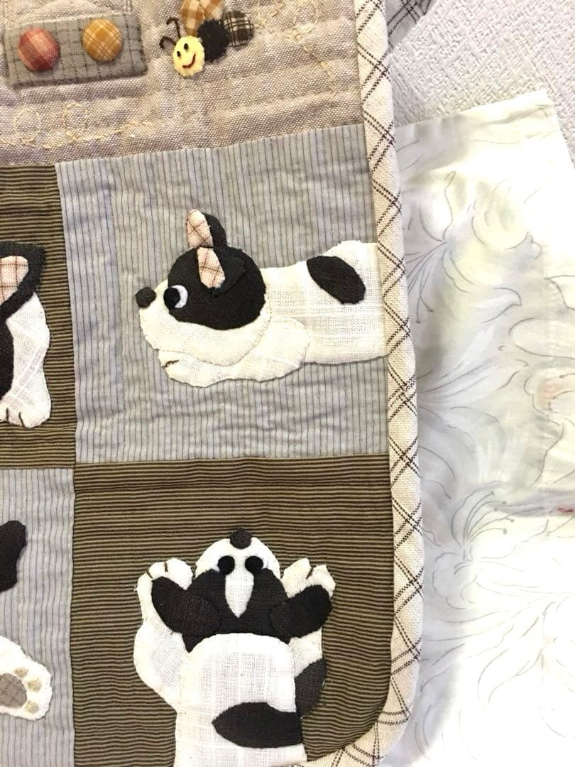 パッチワークキルトバック　大きめのトートバック　ワンコ &ミツバチ NO41