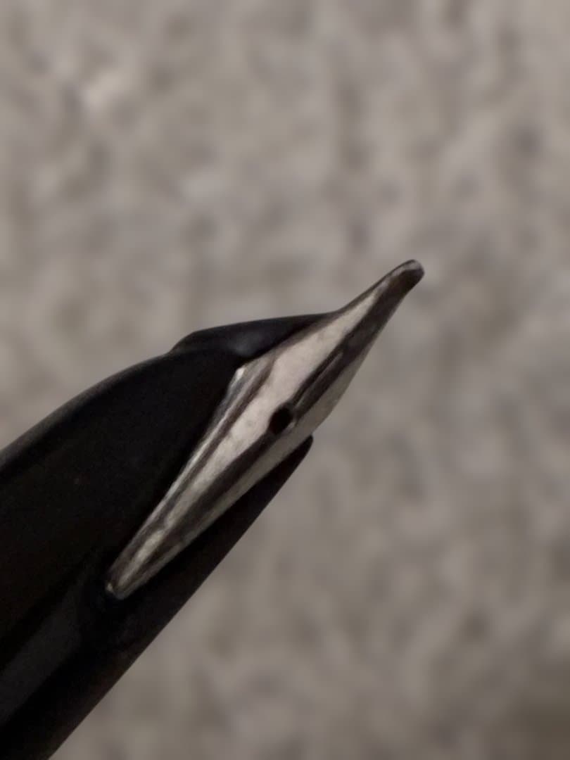 ◾️MONT BLANC ◾️モンブラン 万年筆 No.32◾️黒色／金色◾️